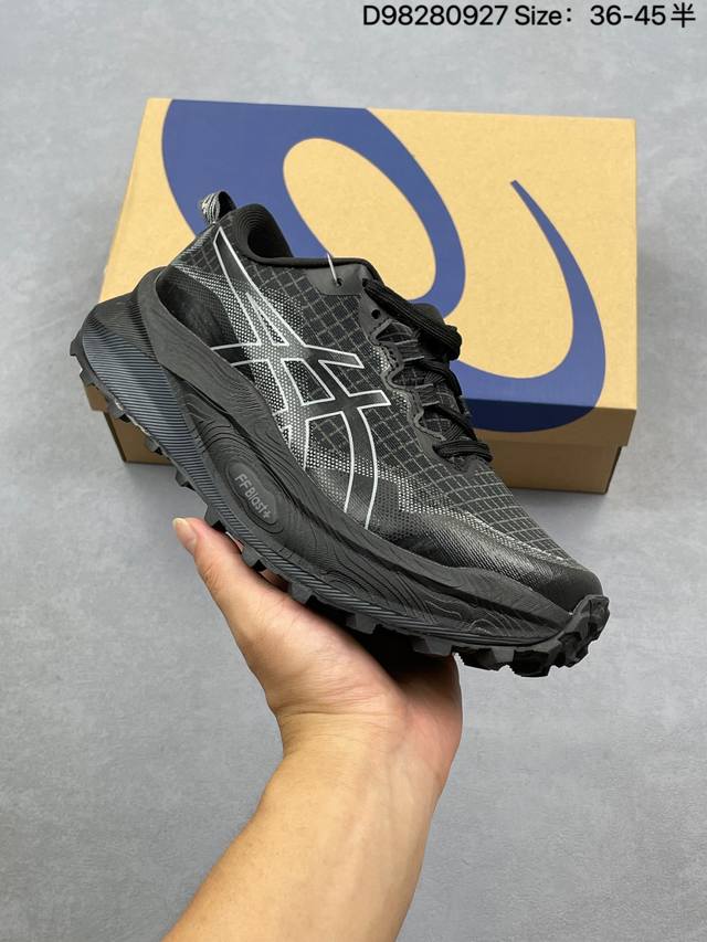 Asics 亚瑟士Magic Speed 4稳定跑鞋鞋面采用双层提花网面设计，提高包裹性和透气性，后跟搭载稳定系统科技T-Gel提升整体支撑力和结构感，减少对身