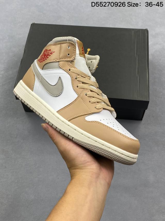 公司级Nike Air Jordan 1 Retro Mid Aj1乔丹一代中帮经典复古文化休闲运动篮球鞋 货号:Dq8426-200 尺码:36 36.5 3