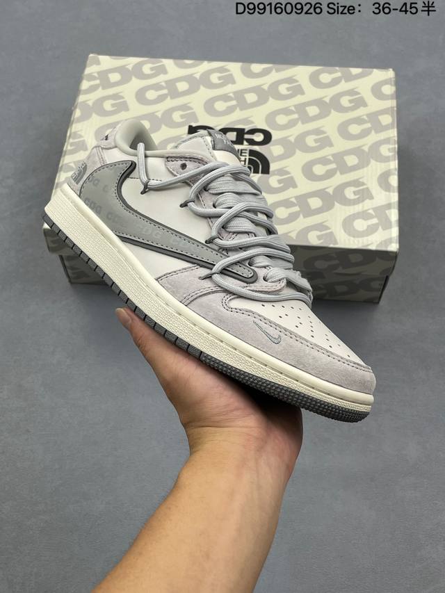 Fragment X Travis Scott X Gucci Air Jordan 1 Low 三方联名倒钩 全新的三方联名低帮倒钩鞋面延续了黑脚趾设计，整双