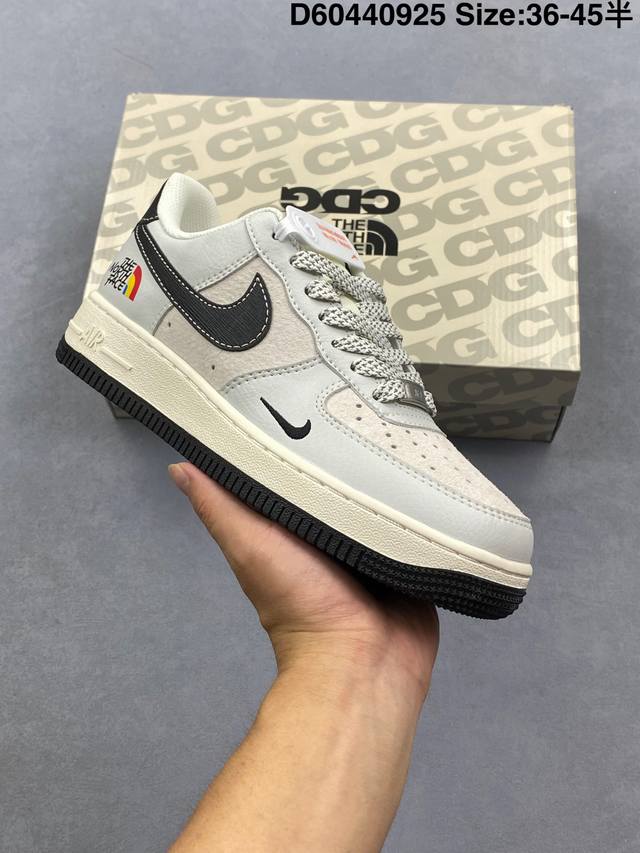 Air Force 1 原装级别 原楦头原纸板 打造纯正空军版型专注外贸渠道 全掌内置蜂窝气垫 原盒配件 原厂中底钢印、拉帮完美 货号：Hs8068 050 尺