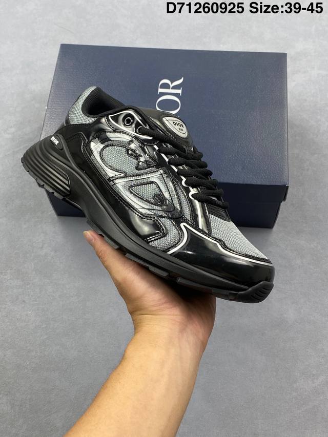 迪奥Dior Homme 高奢品牌经典复古老爹鞋 夸张流线极符 外形延续当下潮流得未来感老爹鞋 货号：1039256 尺码：如图 编号：D71260925