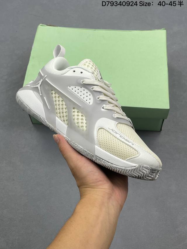 耐克 Nike Jordan Heir pf 男子篮球鞋 继承者一代运动鞋。今年 神秘感十足 的 Jordan 新鞋！又曝光了新配色！标志性的鞋身框架与皮质鞋头