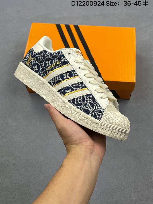 公司级Adidas Originals Superstar 阿迪达斯 三叶草 贝壳头’Diy’系列低帮经典百搭休闲运动板鞋 货号:Bz9867 尺码:36 36
