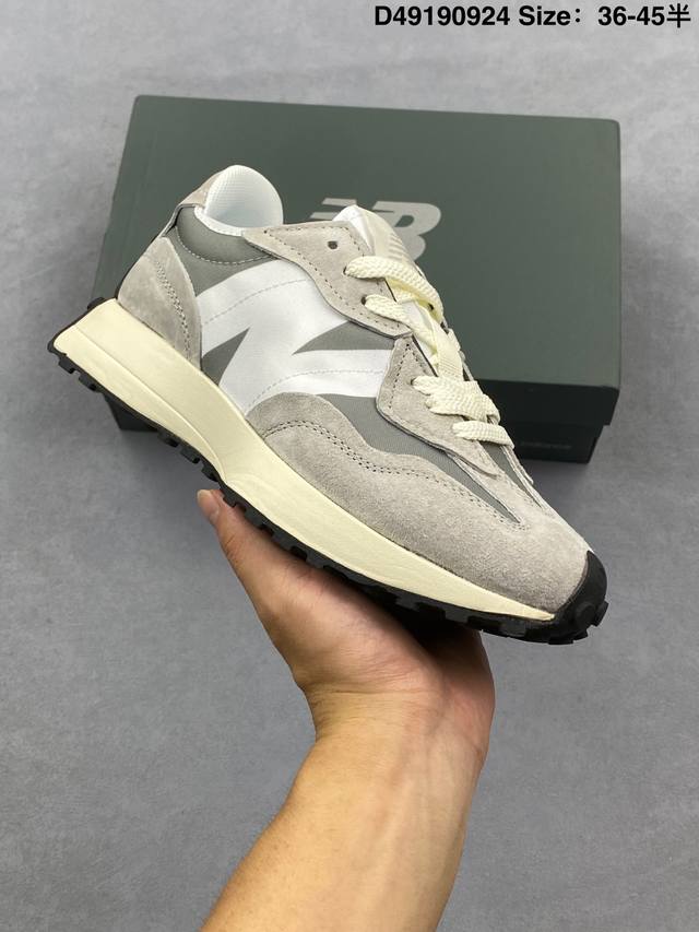 New Balance Ms27 复古休闲运动慢跑鞋 以更纯粹的复古风格设计打造的全新造型 侧身还以解构设计 将 N 字标志以做旧压花样式呈现 官方货号:U32