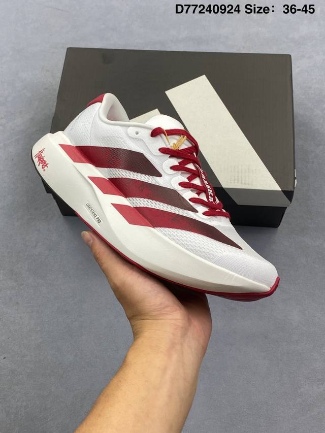 Adidas Adizero Evo Sl M 阿迪超轻透气缓震跑鞋 整体外观造型与Adizero Adios pro Evo 1非常相似 中底配置方面搭载全掌