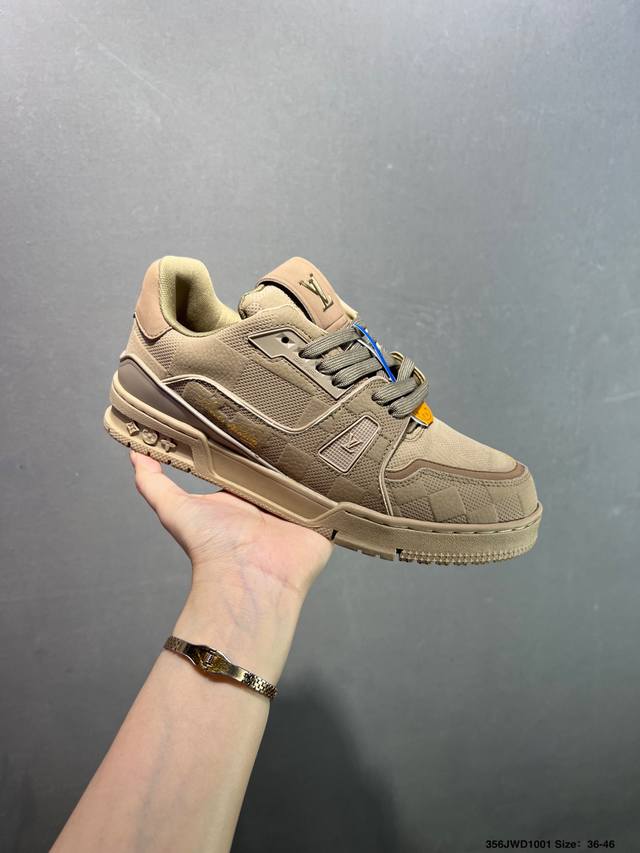 公司级路易威登 Louis Vuitton Lv路易威登板鞋 新款 Lv Trainer最新配色运动鞋 L家 篮球鞋风格运动鞋 该鞋由艺术总监 Virgil A