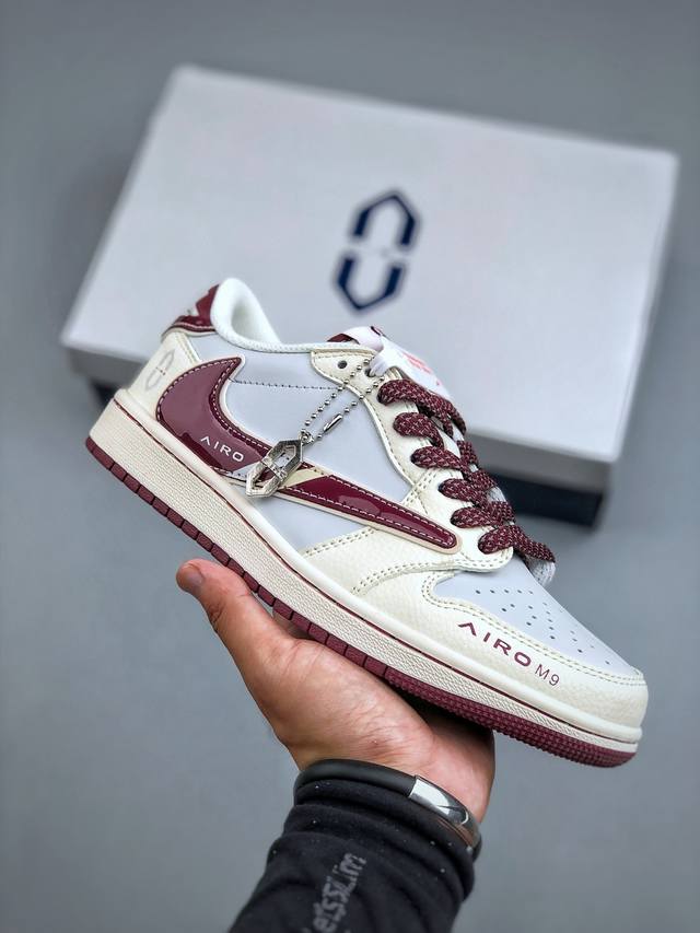 海外爆款限量发售！Travis Scott X Fragment Design X Jordan Air Jordan 1 Low Og Sp “问界联名 金瑞
