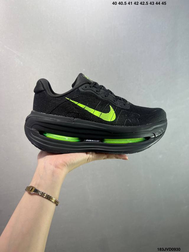 公司级Nike Vomero premium 耐克 舒适减震防滑 低帮跑步鞋 全掌Reactx泡绵中底 前掌和后跟还配备了Air Zoom气垫单元 据说跑起来更