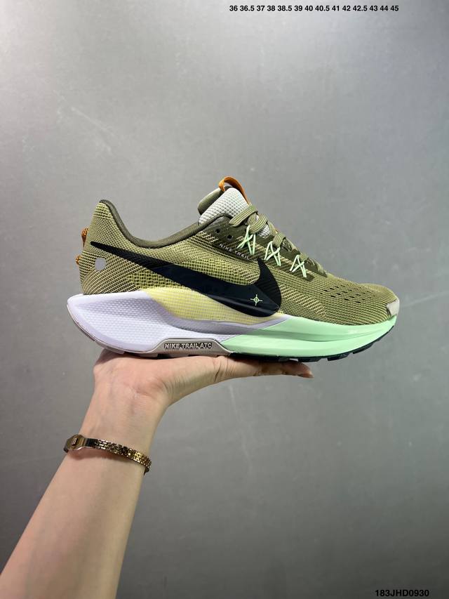 公司级Nike Reactx pegasus Trail 5 Next Nature 越野跑步鞋 登月兼顾迅疾外观和稳固脚感 后跟覆面和中足动态支撑巧妙融合 缔