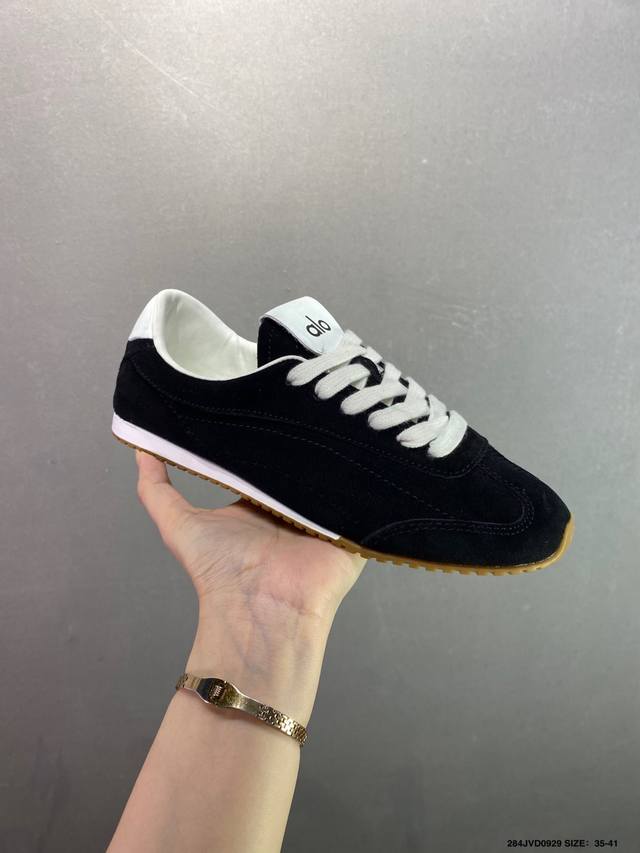 公司级Alo Yoga Sunset 舒适生活休闲鞋 男女同款 品牌故事Alo Yoga于 7年创立于洛杉矶，意在传播有意识的运动，同时激发人们的健康识与创造力