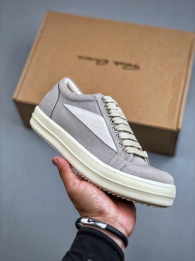 Ro欧文斯 Rickowens 一比一规格礼盒装，外加定制欧文斯保护盒配有日文、英文，双语种配件卡片虽然增加不了实质的成本，但是打磨产品的细节，再微小也会还原