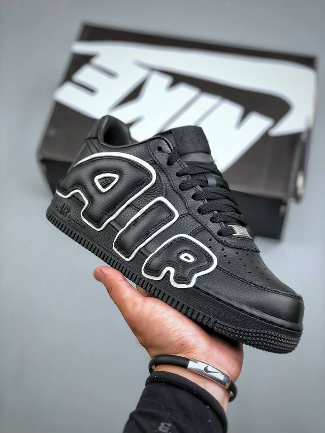 纯原Cpfm X Nk Air Force 1 Low 空军一号系列低帮 纯原生产线出品 经典百搭休闲运动板鞋“联名放大补丁字母”近日，A Ap Bari 在其