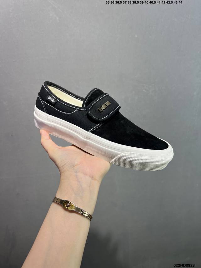 Vans Classics Knu Skool 苏格兰格纹拼接 厚鞋舌面包鞋 Vans联名超火的土豆鞋，复古经典，鞋头放大、包边上移加厚、鞋舌加厚。Vans C