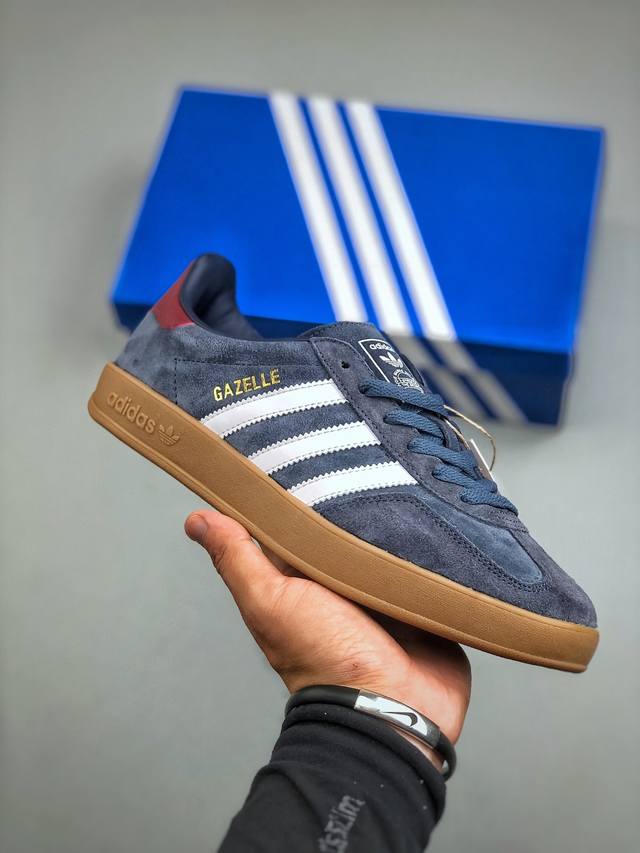Adidas Originals Gazelle Indoor 三叶草休闲防滑耐磨低帮板鞋 鞋头出色设计 塑就出众贴合感 稳固的后跟贴合足部曲线设计 软弹舒适