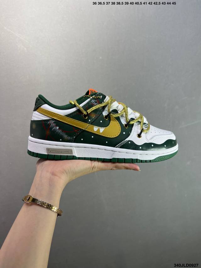 公司级Nike Dunk Low Sb联名 解构绑带滑板鞋. 这双鞋带系统延续了今年的代表性风格， 保持了 Dunk Sb Low 街头属性的同时，Virgil