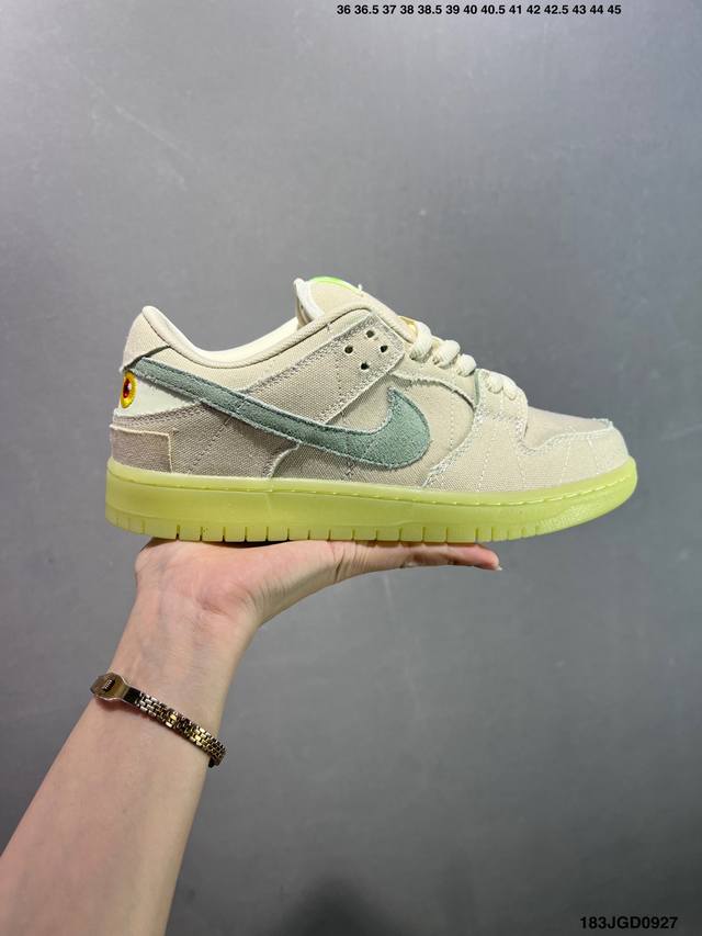 真标耐克Nike Dunk Low 扣篮系列 复古低帮休闲运动滑板板鞋 货号:Dm0774-111 尺码:36 36.5 37.5 38 38.5 39 40