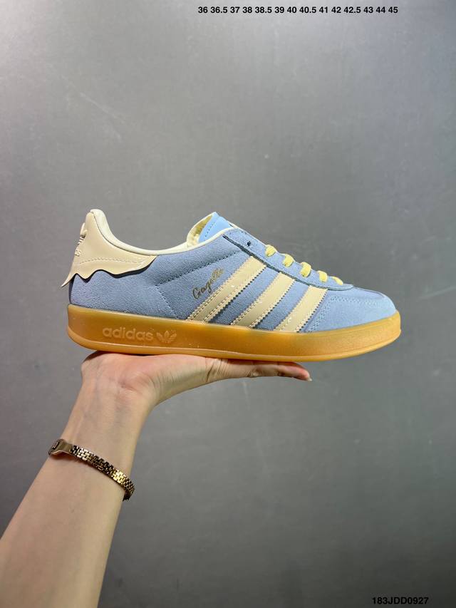Adidas三叶草Samba Valentne 厚底休闲板鞋 实拍首发 该鞋款鞋面采用多种材料拼接 缝 车线 Superstar系列又备受众多滑板爱好者的青睐