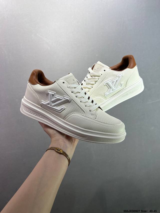 路易威登 Louis Vuitton Lv路易威登板鞋 新款 Lv Trainer最新配色运动鞋 L家 篮球鞋风格运动鞋 该鞋由艺术总监 Virgil Ablo