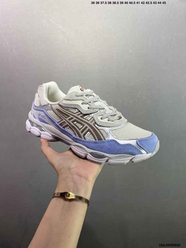 公司级Asics 亚瑟士Gel-Nyc 透气网眼鞋面配合部分合成革材质 采用全新Ahar+橡胶材质 更加耐磨 货号:1201A789-020 尺码:36～45