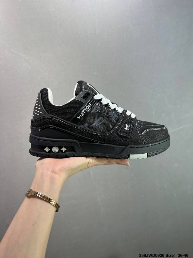 公司级路易威登 Louis Vuitton Lv路易威登板鞋 新款 Lv Trainer最新配色运动鞋 L家 篮球鞋风格运动鞋 该鞋由艺术总监 Virgil A