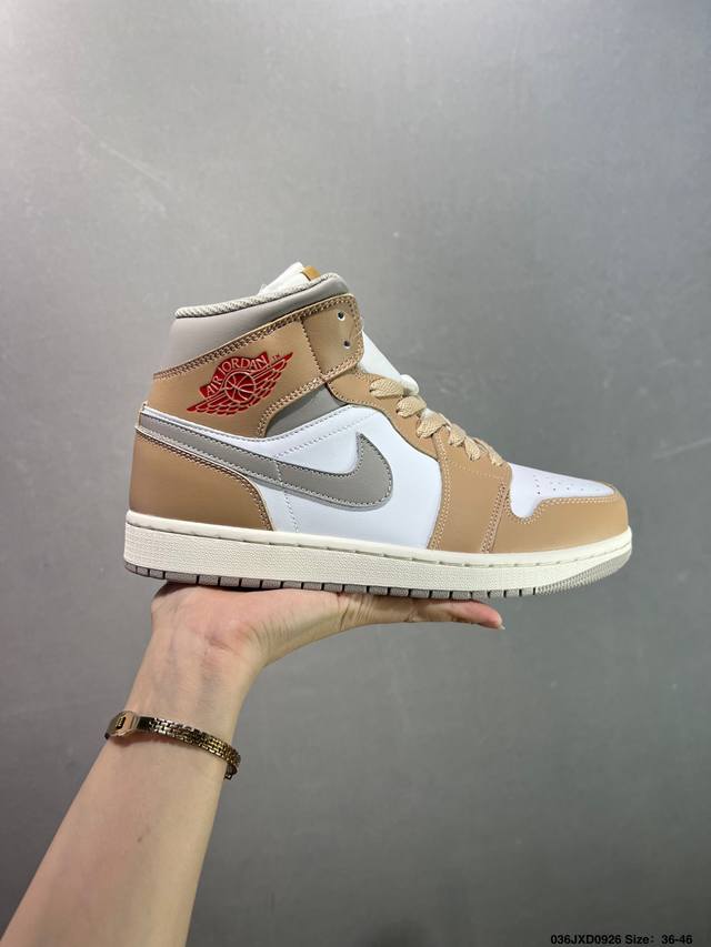 公司级Nike Air Jordan 1 Low Aj1乔1低帮休闲板鞋 同步官方配色 原档冲孔鞋头 四线拉帮 鞋舌高弹海绵填充 官方货号:553558 113