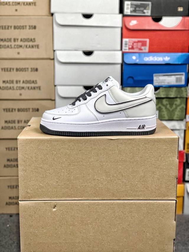 福利特价 #福利 福利特价 定制款 Nk Air Force 1 空军一号低帮休闲百搭板鞋 Yz8115-003 尺码：36 36.5 37.5 38 38.5