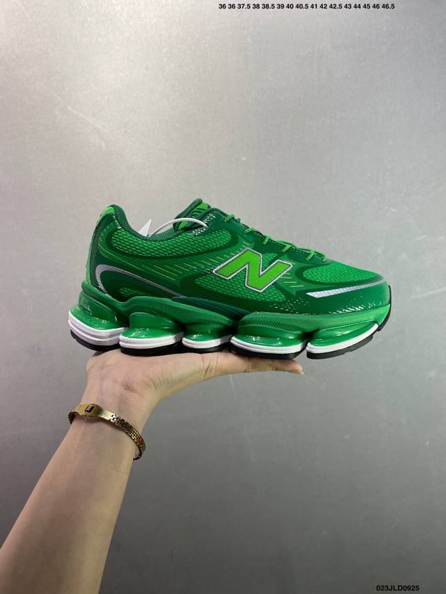 公司级新百伦 New Balance Nb U 0Ea 运动跑步鞋。此复刻经典鞋款，加入当下大热的户外元素，以曾经篮球鞋款型式样加以打造鞋款造型。编织鞋带以及加