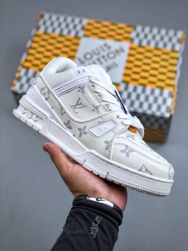 F版 Lv Arch Licht Sneaker Lv路易威登低帮板鞋 正确一致Tpr光泽组合鞋底 耐弯折滴塑支持片 原版购入历时近两个月开发打造 原版完美楦型