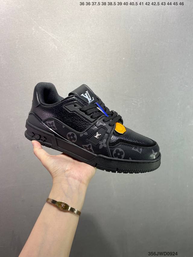 公司级路易威登 Louis Vuitton Lv路易威登板鞋 新款 Lv Trainer最新配色运动鞋 L家 篮球鞋风格运动鞋 该鞋由艺术总监 Virgil A