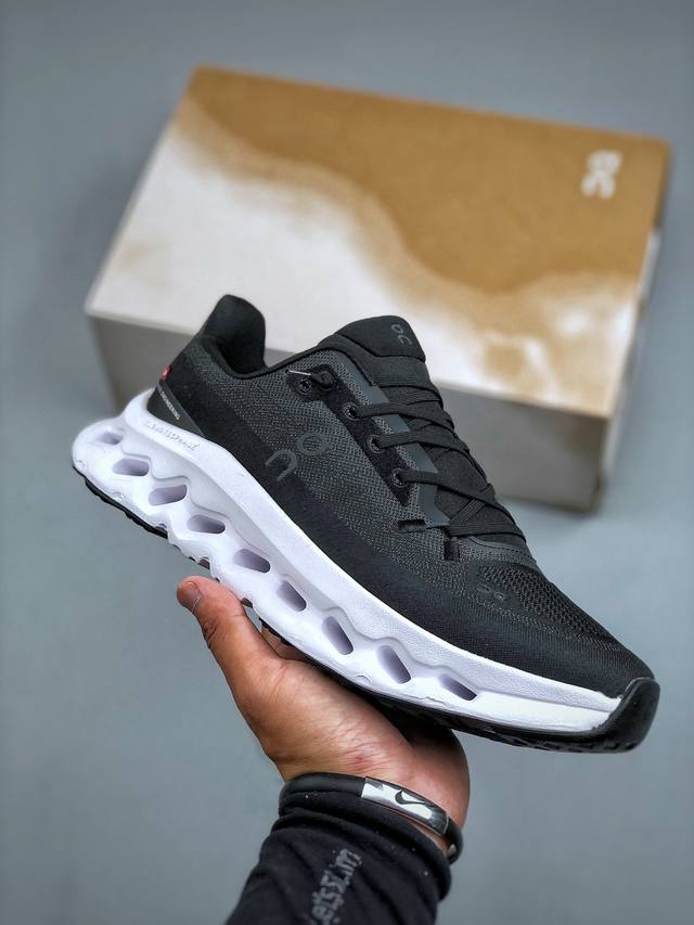 On昂跑 Cloudtilt 户外街头机能风跑步鞋 Cloud Hi Edge户外机能融合街头潮流 越界开启全新都市探索 Cloudtec专利科技鞋底搭载耐温耐