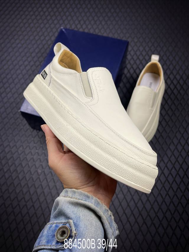 B 迪奥Dior新品轻便休闲跑步运动鞋系列 广东品质原厂 原装套装配件官方同源 采用精选面料 舒适内里 鞋面走线工整 清晰质感 高端时尚 简约大气 防滑舒适 鞋