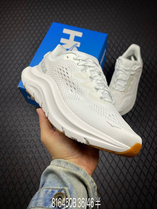 B 公司级Hoka M Kawana 这个品牌来自于新西兰的毛利语，Hoka表示大地，One One表示飞越，连起来就是飞越地平线，One One不是读作“万万