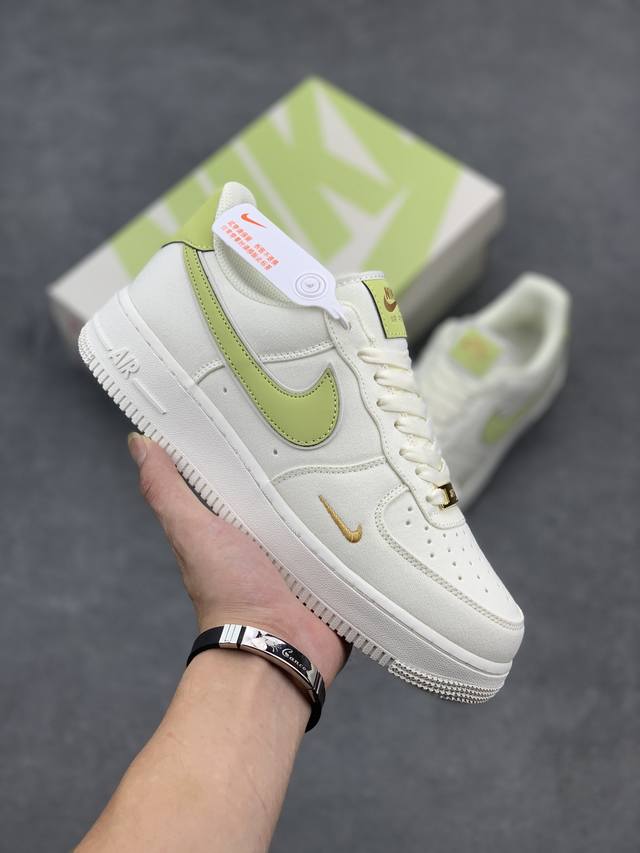 工厂p套现 福利特价 原本地220版本 官方同步发售 公司级 Nike Air Force 1 '07 青苹果配色 布面空军一号低帮休闲板鞋 3M炫彩反光 进口