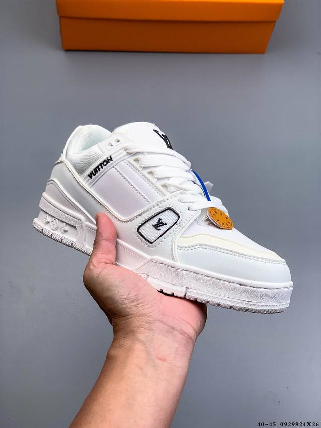 路易威登 Louis Vuitton Lv路易威登板鞋 乘风破浪的姐姐争先种草款,舒适透明底和百搭性霸屏整个时尚娱乐圈，正品1:1套楦复刻，细节调整完美主义！鞋