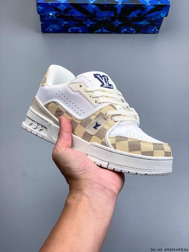 路易威登 Louis Vuitton Lv路易威登板鞋 乘风破浪的姐姐争先种草款,舒适透明底和百搭性霸屏整个时尚娱乐圈，正品1:1套楦复刻，细节调整完美主义！鞋