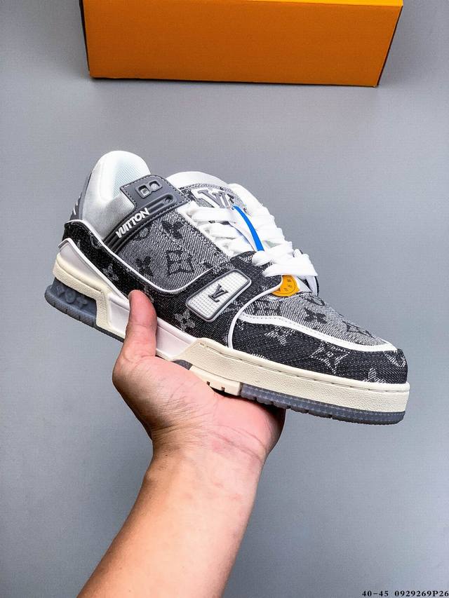 180 路易威登 Louis Vuitton Lv路易威登板鞋 乘风破浪的姐姐争先种草款,舒适透明底和百搭性霸屏整个时尚娱乐圈，正品1:1套楦复刻，细节调整完美