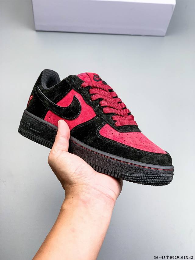 原楦数据纸版，采用硬质优质皮革鞋面材质，内置全掌Air Sole气垫。耐克 Nike Air Force 1 Low 空军一号低帮经典百搭休闲运动板鞋 0929