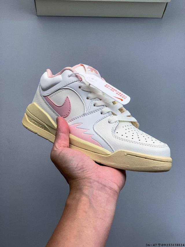 Air Jordan Stadium 9O Stadium 新款百搭休闲鞋 Jordan Stadium 90充满了对Tinkerhathield 原创设计的致