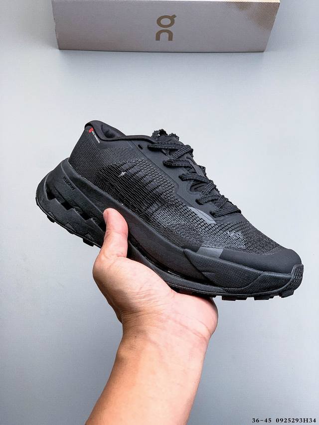 公司级！On昂跑 Cloudultra pro 缓震透气超长距离越野跑鞋 作为专注超长距离越野赛的跑鞋，它与同系列差异显著。 中底采用pebax制成的顶级Hel