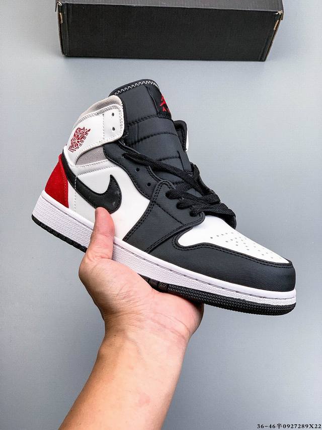 耐克Nike Air Jordan 1 Mid Aj1乔丹一代中帮经典复古文化休闲运动篮球鞋 0927289X22