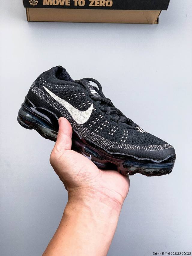 Nike Vapormax Flyknit 耐克 飞织透气休闲全掌大气垫跑鞋 #鞋款鞋面依然采用Flyknit材质提供出色的舒适度和透气性。除了外底的纹路有所变