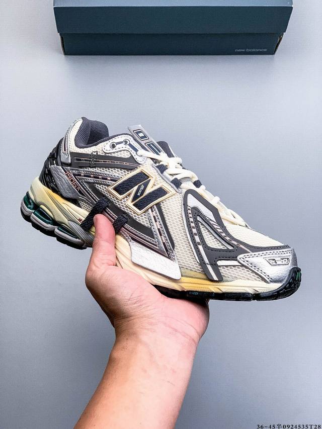 New Balance M1906Ri Nb宝藏老爹鞋款，复古元素叠加，质感超级棒，楦版型材料细节做工精细，货如实拍图 作为Nb最经典的档案鞋型之一，与 2一样