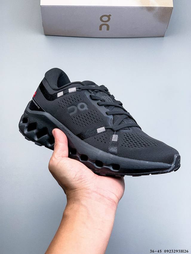 On昂跑 Cloudsurfer 2 缓震透气轻便休闲慢跑鞋 新Cloudsurfer 2搭载Cloudtec phase鞋底科技，在上一代柔软舒适的脚感基础上