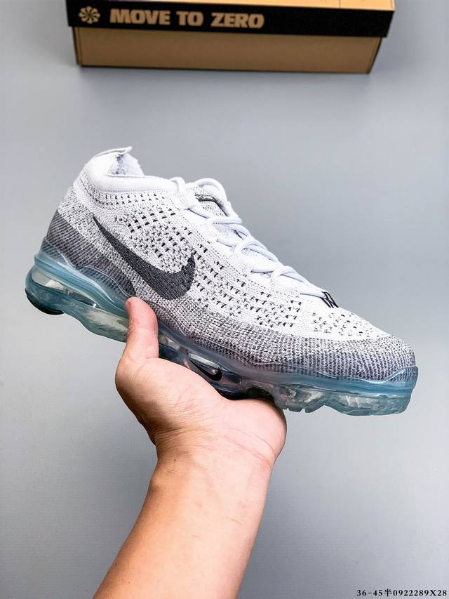 Nike Vapormax Flyknit 耐克 飞织透气休闲全掌大气垫跑鞋 #鞋款鞋面依然采用Flyknit材质提供出色的舒适度和透气性。除了外底的纹路有所变