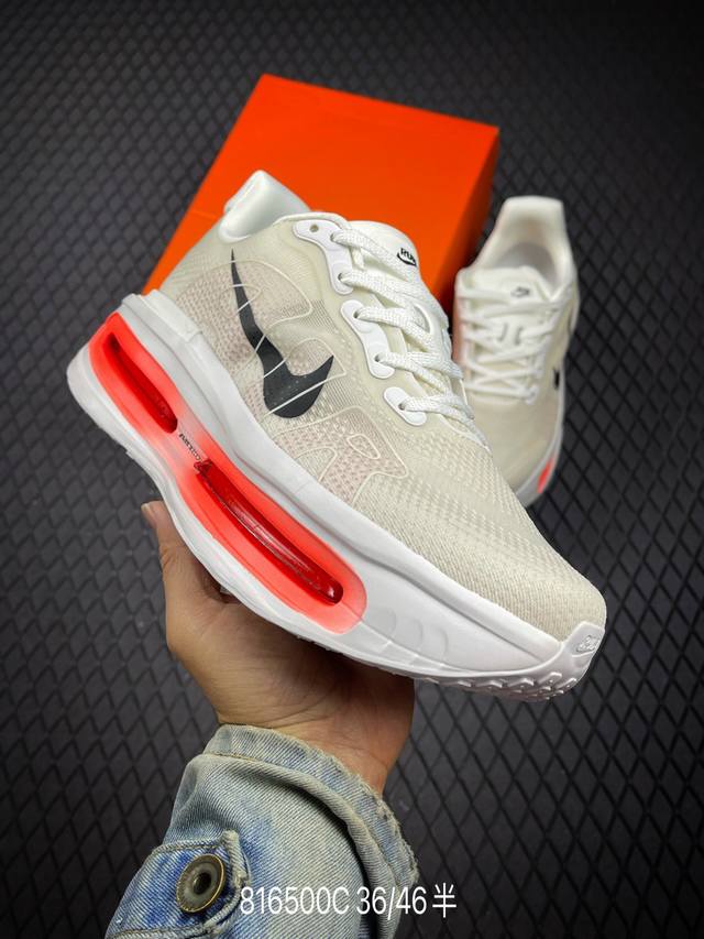 C Nike Air Zoom pegasus premium 舒适减震防滑 低帮跑步鞋 全掌Reactx泡绵中底 前掌和后跟还配备了Air Zoom气垫单元