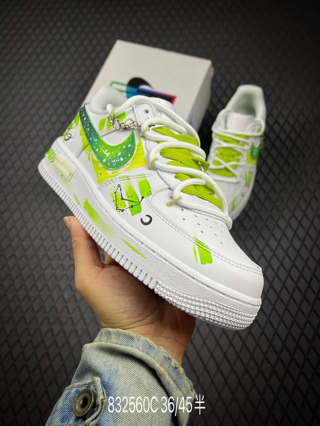 C 手绘涂鸦“摩羯座”十二星座系列 Nike Air Force 1 “Capricorn”空军一号定制板鞋 设计师用清新又富有力量感的青绿色系，勾勒出摩羯座的