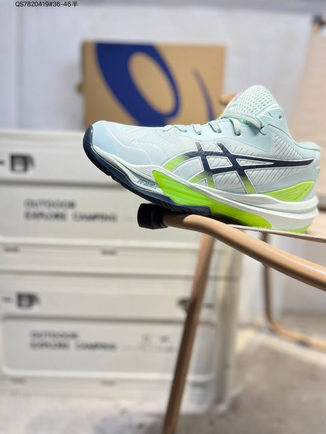 Asics Sky Elite Ff Mt 3亚瑟士经典跑鞋 如今机能风和户外风吹得正劲，便是主打“Urban Outdoor机能越野风格”，城市和户外场景都能