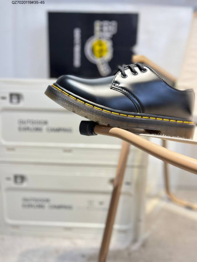 Dr.Martens 马丁医生1460系列 厚底全机车走线 原材生产 香港代购 同一批次订单 全头层牛皮 进口橡胶大底 耐穿耐磨 专柜包装 爱酷的女生 男生 可