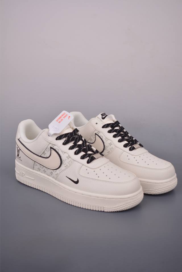 Nike Air Force 1 Low Lv联名 原楦头原纸板 打造纯正空军版型 专注外贸渠道 全掌内置蜂窝气垫 原盒配件 原厂中底钢印、拉帮完美 官方货号: