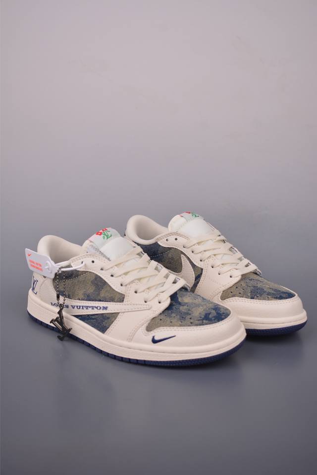 Fragment X Travis Scott X Lv Air Jordan 1 Low 三方联名倒钩 全新的三方联名低帮倒钩鞋面延续了黑脚趾设计，整双鞋以全